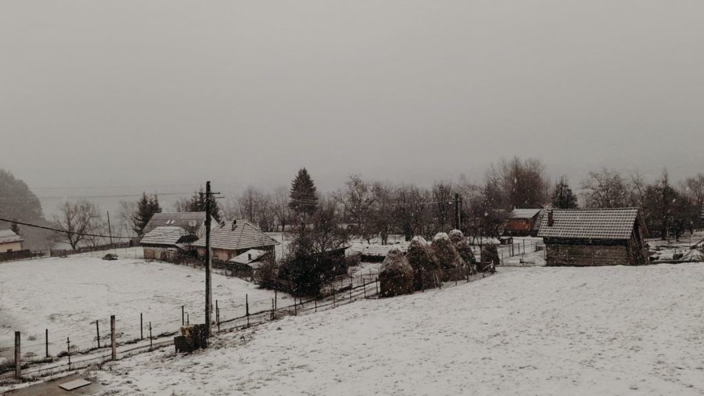 Moș Crăciun în Izvorul Alb